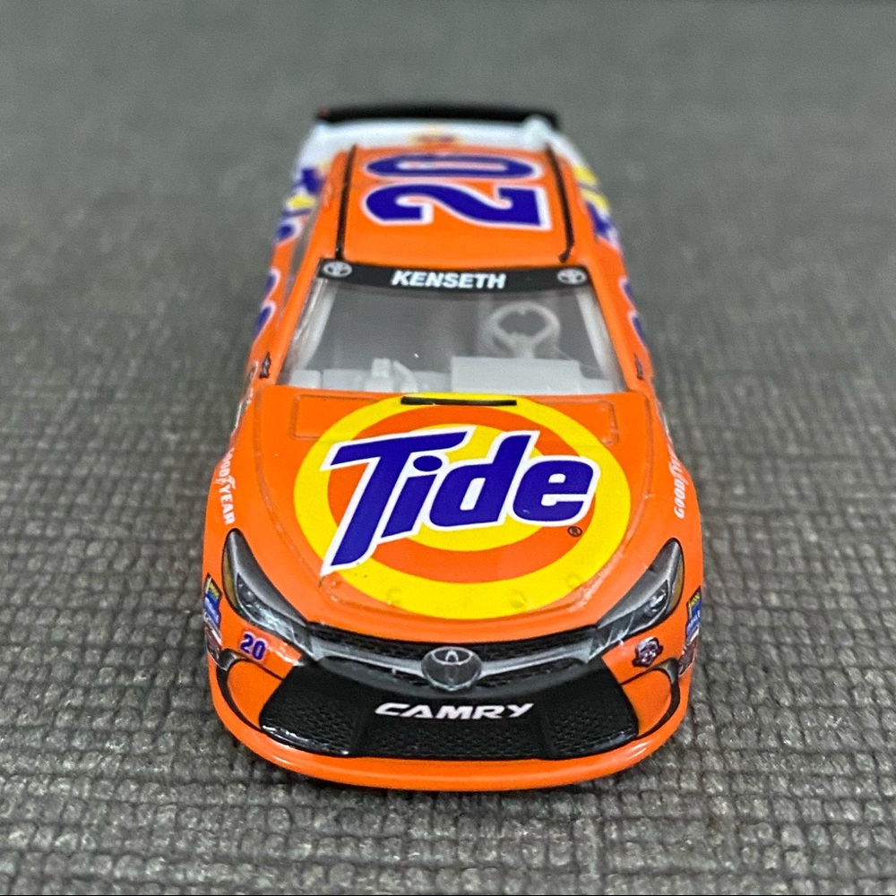 NASCAR Matt Kenseth - Picture 3 of 6
